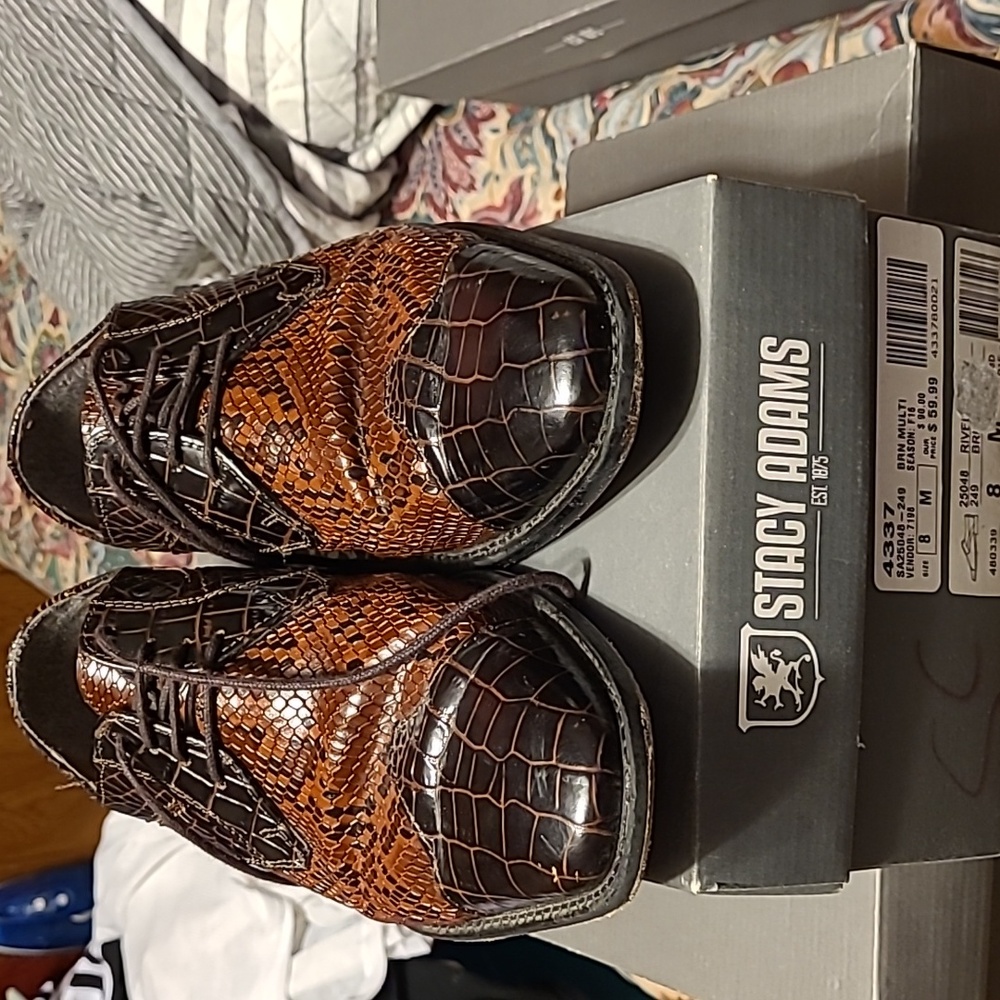 Size 8 multi color Snake Skin looking leather Stacies w/ memory foam 4 comfort